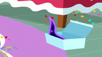 Tantabus escapes through a cake box S5E13