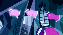 Tantabus possessing more dresses S5E13