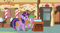 Twilight and Spike with box of cupcakes S2E03