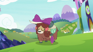 Yona as a figure of style and grace S9E7.png