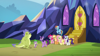 Mane Six, Spike, and Sludge outside castle S8E24