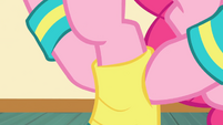 Pinkie puts on a legwarmer S2E18