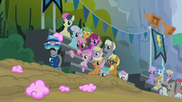 Ponies look at the fallen Rainbow Dash S6E7
