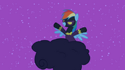 S2E04 Rainbow Dash przebrana za Shadowbolta.png