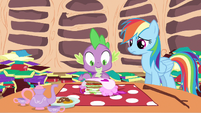 Spike notice apron S2E21