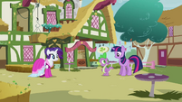 Twilight and Spike eye contact S3E3