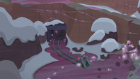 Pie farm crystal mine exterior S5E20