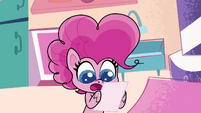 Pinkie surprised at what the letter says PLS1E6b