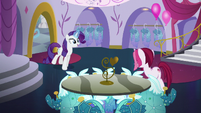 Rarity welcomes Posh Pony to Canterlot Carousel S5E14