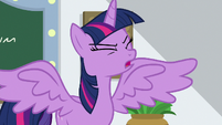 Twilight -they run a resort in Las Pegasus!- S8E16