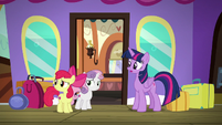 Twilight and Crusaders hear Scootaloo coming S8E6