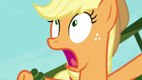 Applejack screaming in terror S8E9