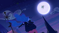 Nightmare Moon catching up to Princess Celestia S4E02