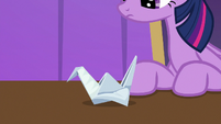 Perfect paper swan in front of Twilight S9E20