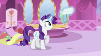 Rarity opening saddlebag S2E23