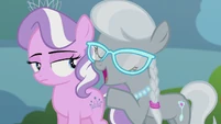 Silver sings "That you should be aware" S5E18