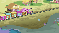 Twilight and Rainbow race to the station S3E12