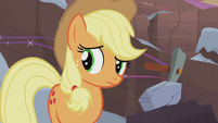 Applejack looking at her family S5E20