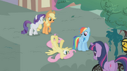 Fluttershy faints S01E07