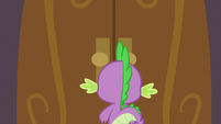 Spike outside castle door S3E2