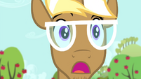 Trenderhoof sees something S4E13