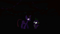 Twilight and Spike in the dark S1E01