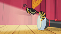 Wasp with a flashlight S2E07