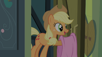 Applejack with a blanket S4E17
