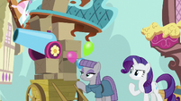 Maud Pie next to cart of Pinkie's things S8E18