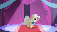 Mayor Mare introducing Princess Celestia S1E01