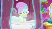 Rarity getting out of the shower S7E19