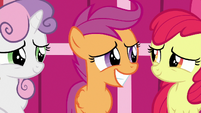 Scootaloo grinning at her friends S9E12