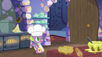 Spike notices Twilight and Fluttershy have left S7E20