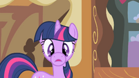 Twilight's cylindrical muzzle S1E25