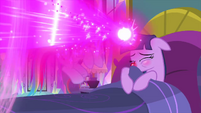 Twilight sneezes magic on Rainbow Dash MLPS2