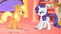 Applejack dares Rarity to go outside S1E08