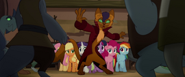 Capper jumps to the Mane Six's rescue MLPTM