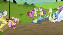 Derby racers start to assemble at starting line S6E14