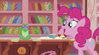 Pinkie "I'll just measure the baking powder for you" S5E8
