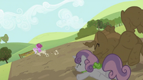 Get up, Sweetie Belle and Rar-I mean Applejack!