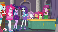 Rarity nudges Sweetie Belle with her hip EGDS1