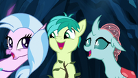 Silverstream, Sandbar, and Ocellus singing S9E3