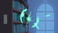 Starlight teleports out of the bookshelf S9E11