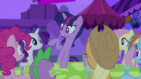 Twilight "caught up in your wedding planning" S2E25