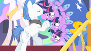 Twilight shaking S01E26