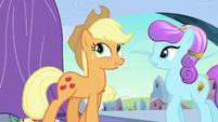 Applejack 'Gotta renew that spirit of love' S3E2