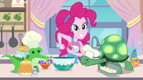 Pinkie Pie picking up cup of sugar EGDS30