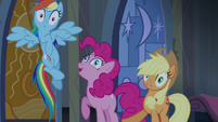 Pinkie Pie pops in the middle S4E03