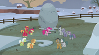Pinkie Pie starts the flag-finding game S5E20