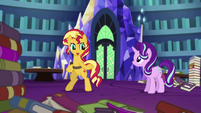 Sunset Shimmer about to leave the castle EGS3